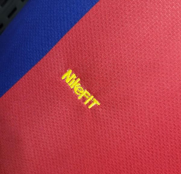 Retro 07-08 Barcelona Home Soccer Jersey - Image 8