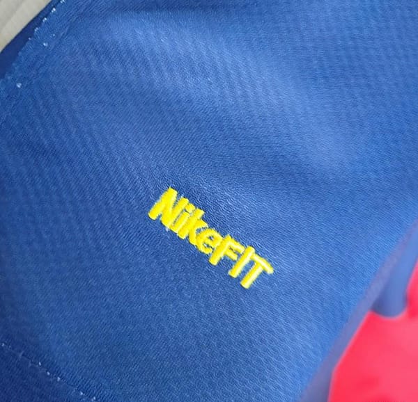 Retro 08-09 Barcelona Home Soccer Jersey - Image 11