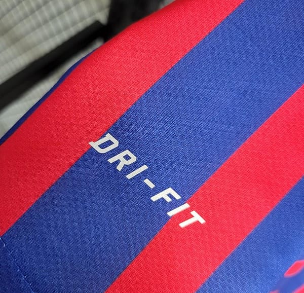 Retro Long Sleeve 11-12 Barcelona Home Soccer Jersey - Image 2