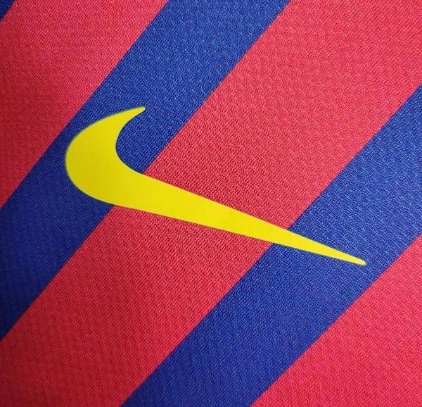 Retro Long Sleeve 11-12 Barcelona Home Soccer Jersey - Image 4