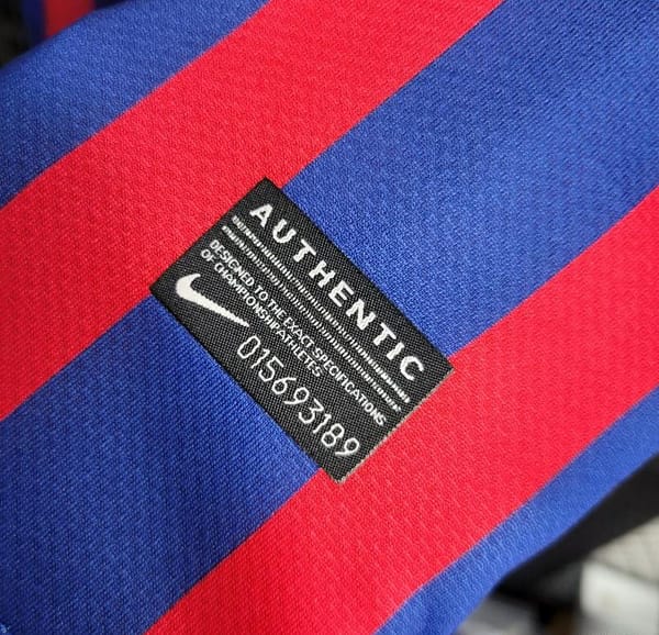 Retro Long Sleeve 11-12 Barcelona Home Soccer Jersey - Image 8