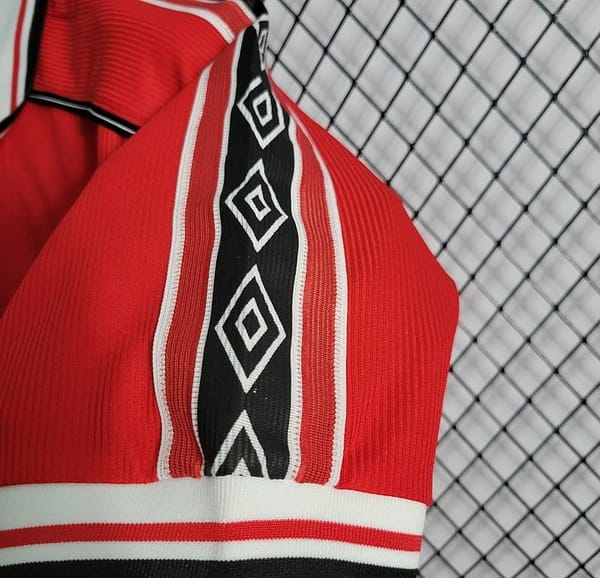 Retro 98-99 Manchester United Home Jersey - Image 9