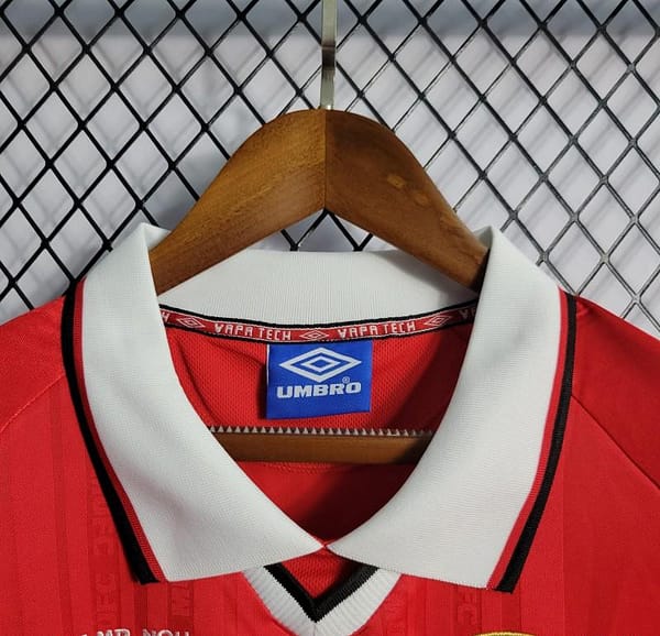 Retro 99/00 Manchester United Home Jersey - Image 4