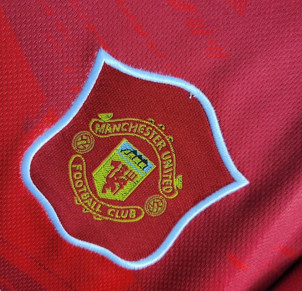 Retro 94/96 Manchester United Home Jersey - Image 2