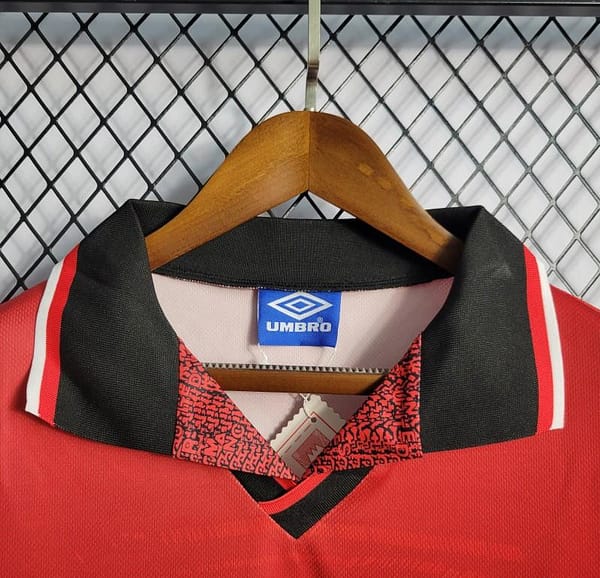 Retro 94/96 Manchester United Home Jersey - Image 4