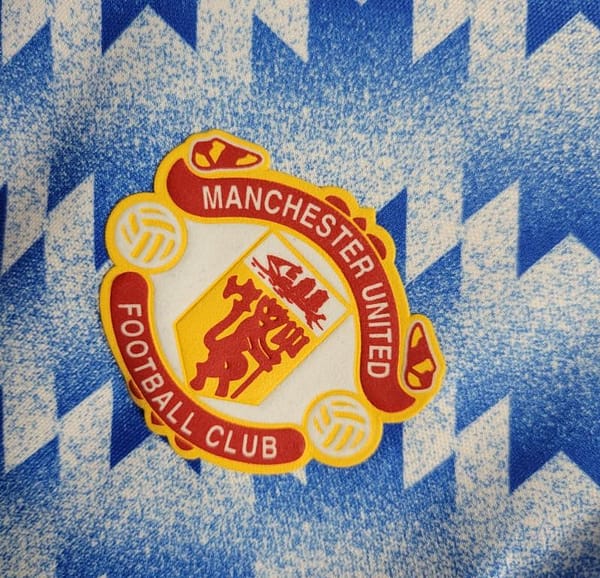 Retro Long Sleeve 90/92 Manchester United Away Jersey - Image 4