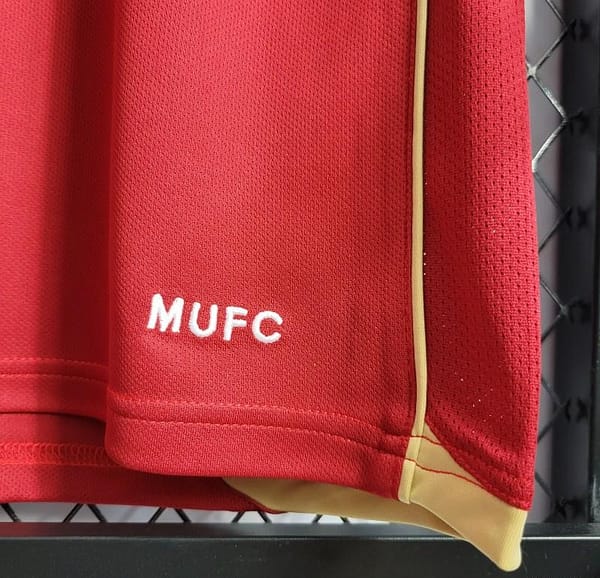 Retro 06/07 Manchester United Home Jersey - Image 3