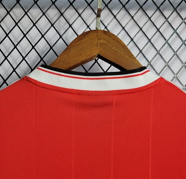 Retro 83/84 Manchester United Home Jersey - Image 4