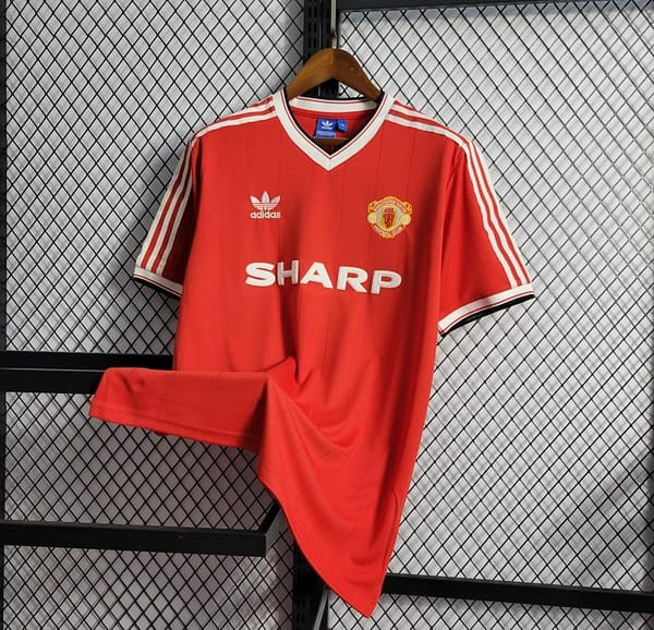 Retro 83/84 Manchester United Home Jersey - Image 7