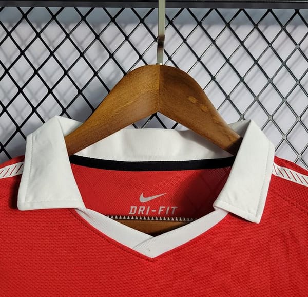 Retro 10-11 Manchester United Home Jersey - Image 3