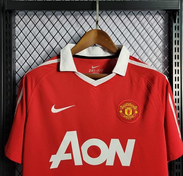 Retro 10-11 Manchester United Home Jersey - Image 4