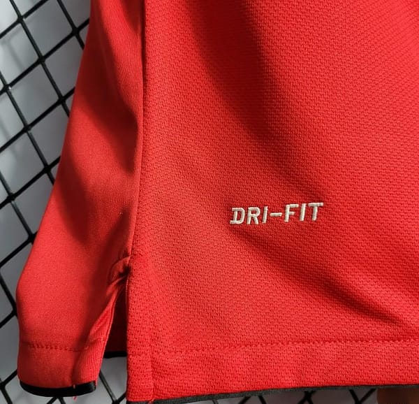 Retro 10-11 Manchester United Home Jersey - Image 8