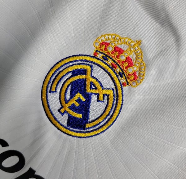 Retro Long Sleeve 10-11 Real Madrid Home Jersey - Image 6