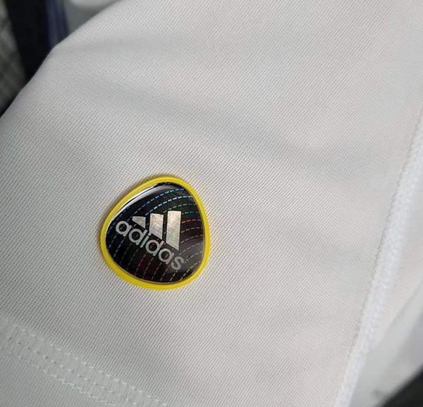 Retro Long Sleeve 10-11 Real Madrid Home Jersey - Image 8