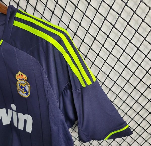 Retro 2012-13 Real Madrid Away Black Jersey - Image 9