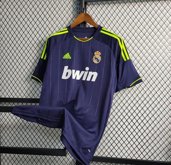 Retro 2012-13 Real Madrid Away Black Jersey - Image 10
