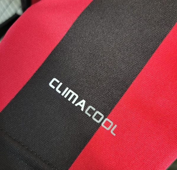 Retro 2009-10 AC Milan Home Jersey - Image 5