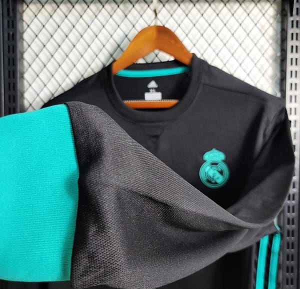 Retro Long Sleeve 17-18 Real Madrid Away Black Jersey - Image 6
