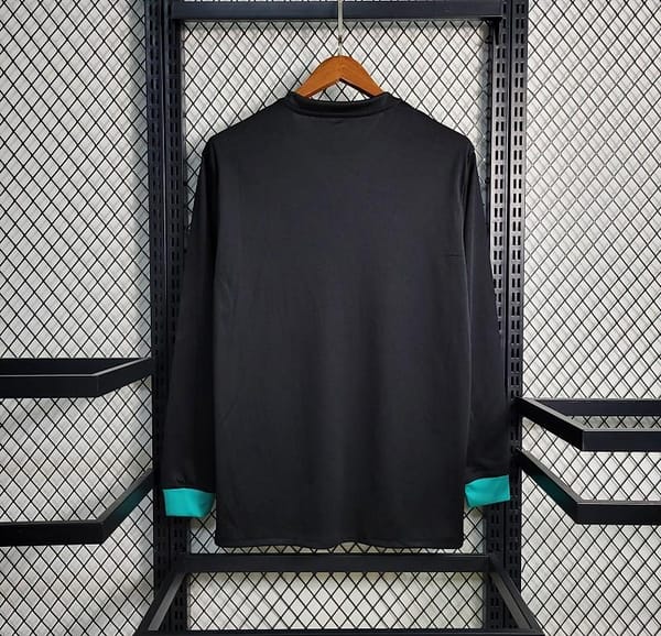 Retro Long Sleeve 17-18 Real Madrid Away Black Jersey - Image 10