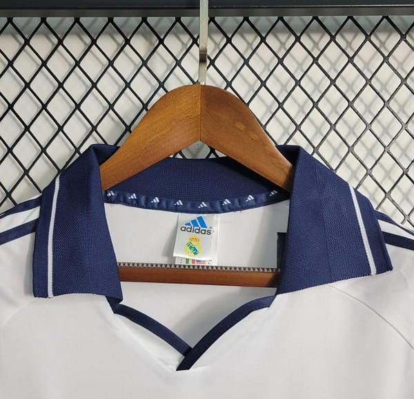 Retro 00/01 Real Madrid Home Jersey - Image 2