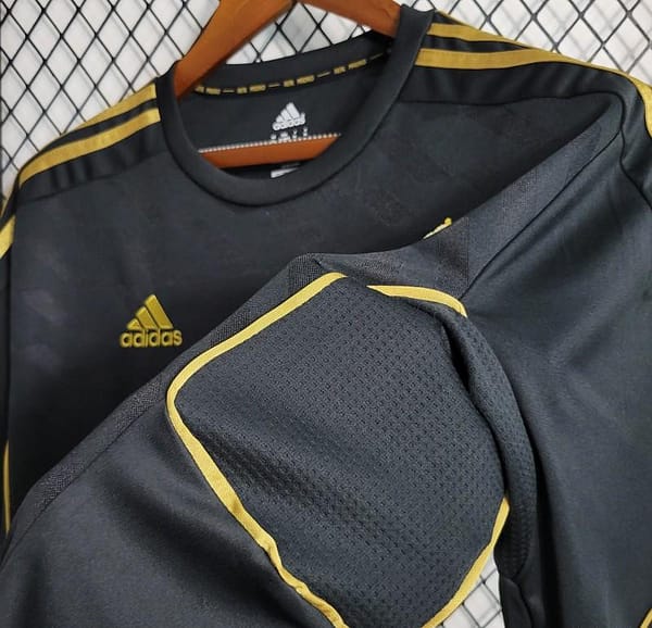 Retro 2011/12 Real Madrid Away Jersey - Image 4