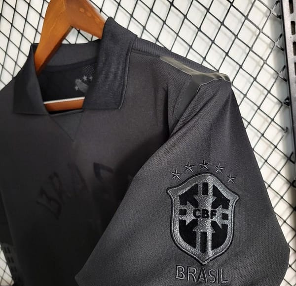 Retro 2013 Brazil Black Jersey - Image 4