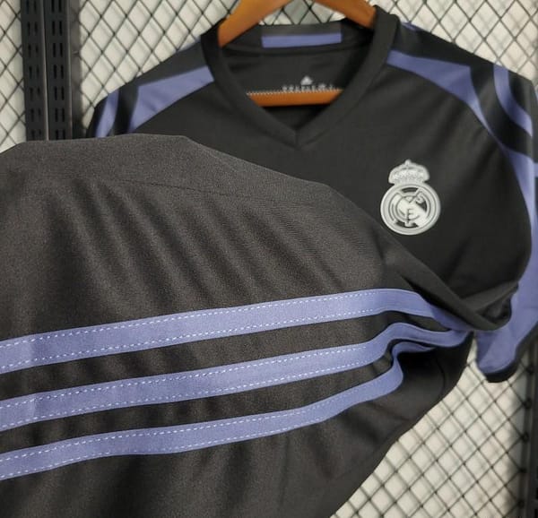 Retro 16-17 Real Madrid Third  Black Jersey - Image 6