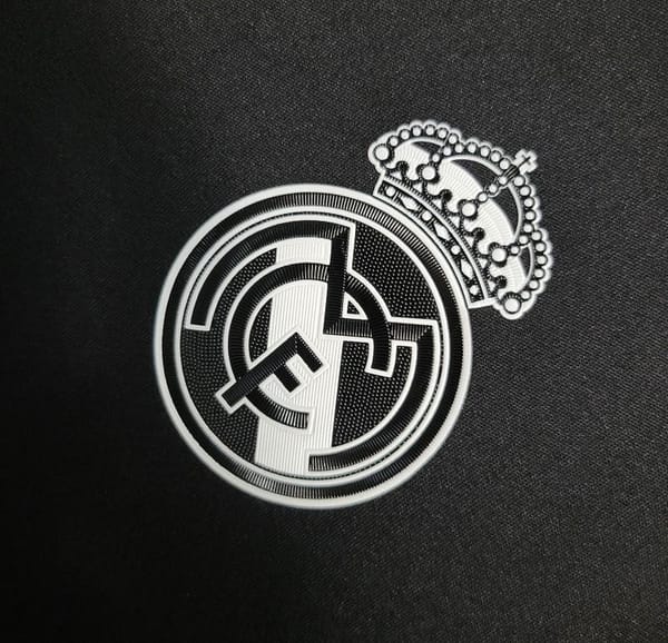 Retro16-17 Real Madrid Third Long Sleeve Jersey - Image 4