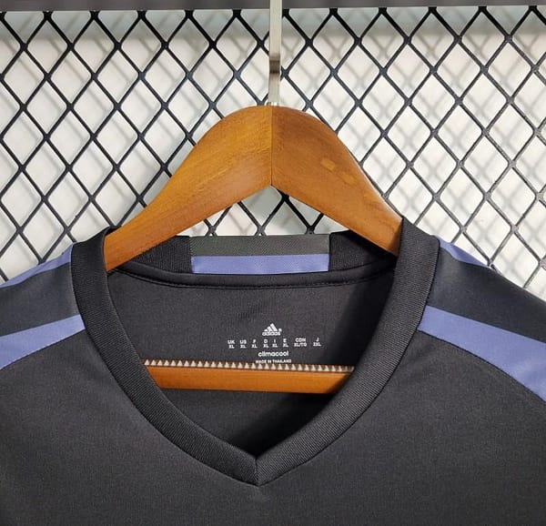 Retro16-17 Real Madrid Third Long Sleeve Jersey - Image 8