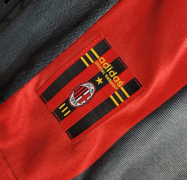 Retro 1998/99 AC Milan Home Jersey - Image 5