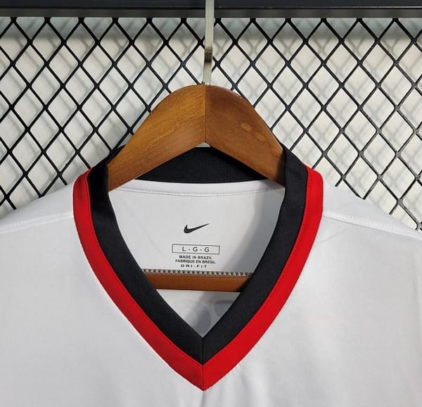 Retro 2001 Flamengo Away Jersey - Image 7