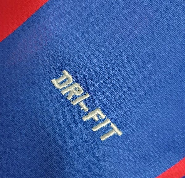 Retro 10/11 Barcelona Home Jersey - Image 8