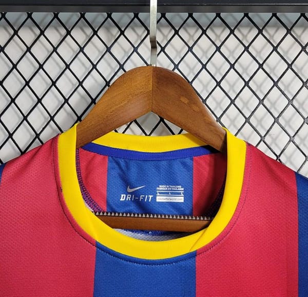 Retro 10/11 Barcelona Home Jersey - Image 12