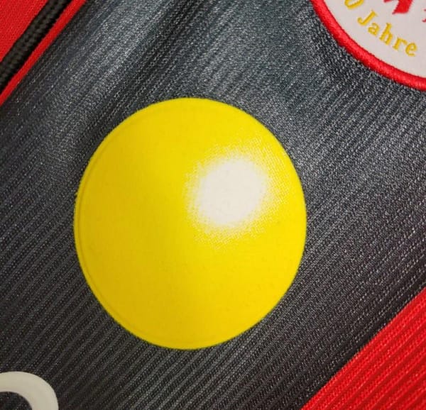 Retro 98/00 Eintracht Frankfurt Home Jersey - Image 3