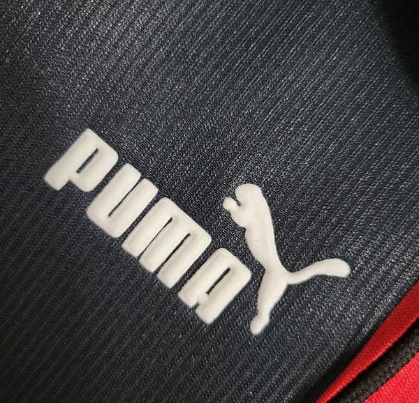 Retro 98/00 Eintracht Frankfurt Home Jersey - Image 4