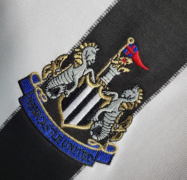 Retro 2000-01 Newcastle Home Soccer Jersey - Image 4