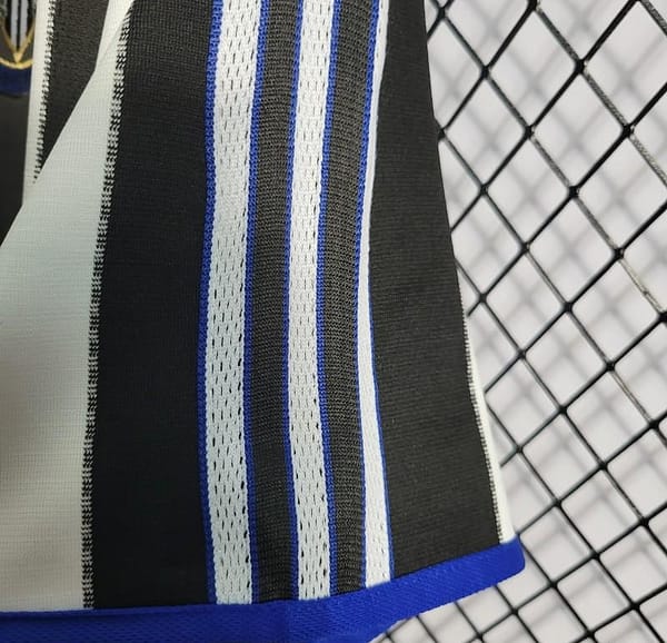 Retro 2000-01 Newcastle Home Soccer Jersey - Image 6