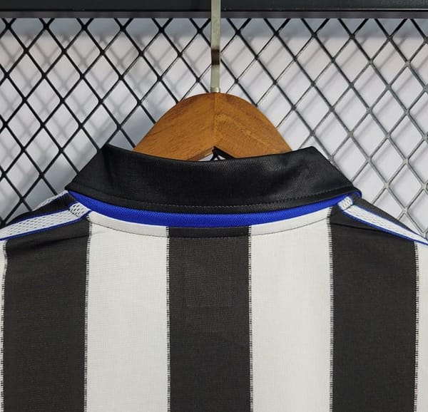 Retro 2000-01 Newcastle Home Soccer Jersey - Image 10