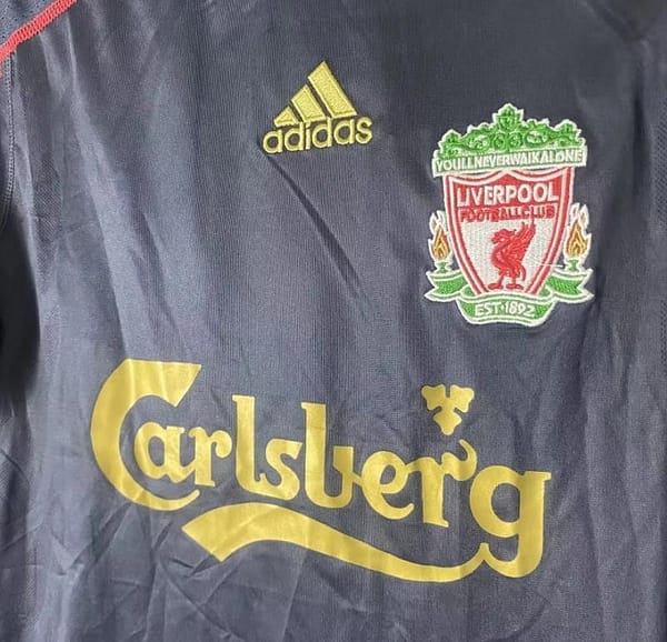 Retro 09/10 Liverpool Away Jersey - Image 5