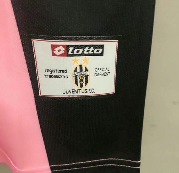Retro 02/03 Juventus Goalkeeper Pink Jersey - Image 3