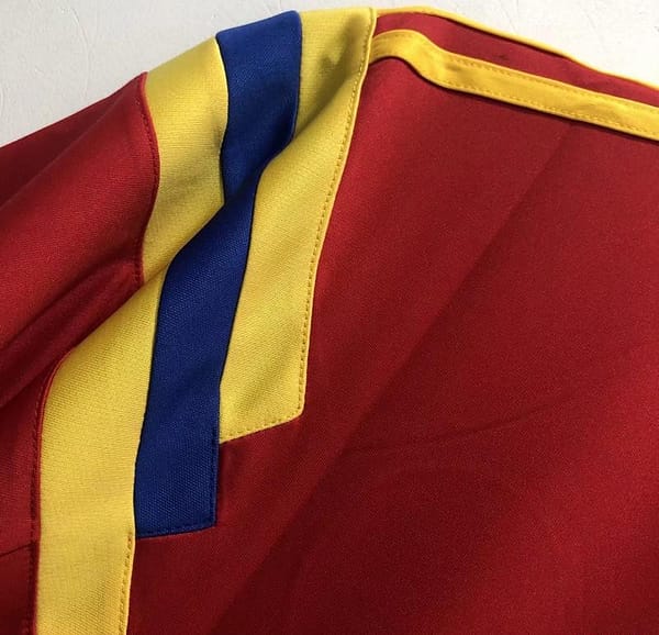 Retro 1990 Colombia Away Red Soccer Jersey - Image 3