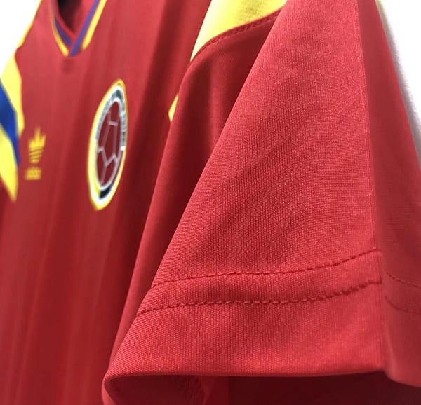 Retro 1990 Colombia Away Red Soccer Jersey - Image 4
