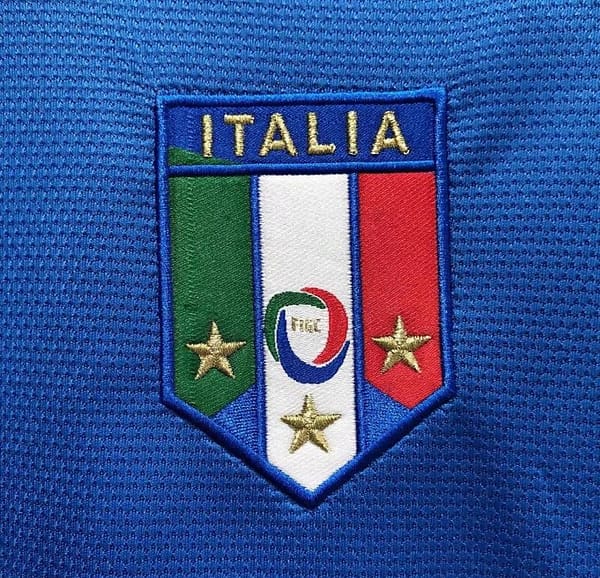 Retro 2006 Italy Home Soccer Jersey - Image 5