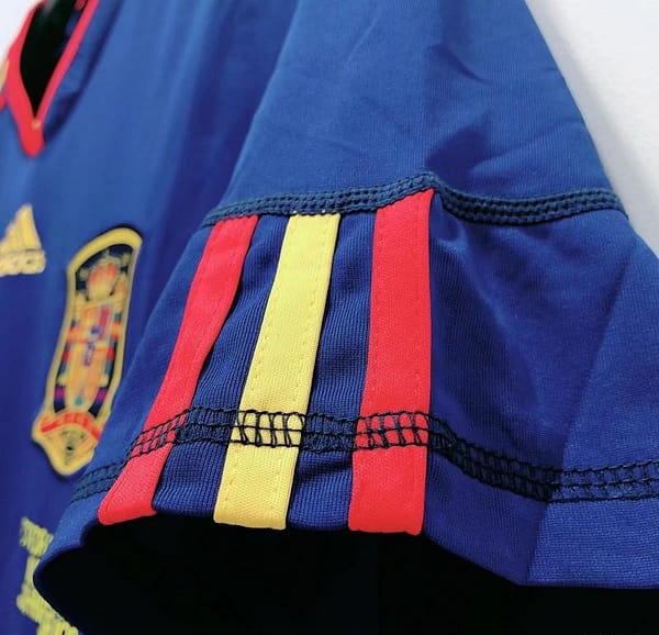 Retro 2010 Spain Away Soccer Jersey - Image 8