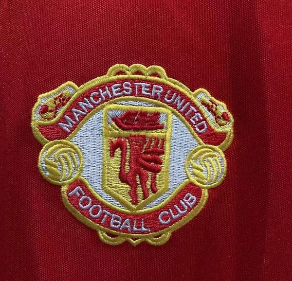 Retro 84/85 Manchester United Home Soccer Jersey - Image 4