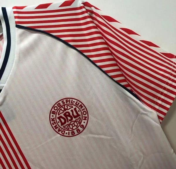Retro 1986 Denmark Away Soccer Jersey - Image 7