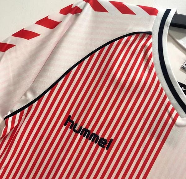 Retro 1986 Denmark Away Soccer Jersey - Image 8