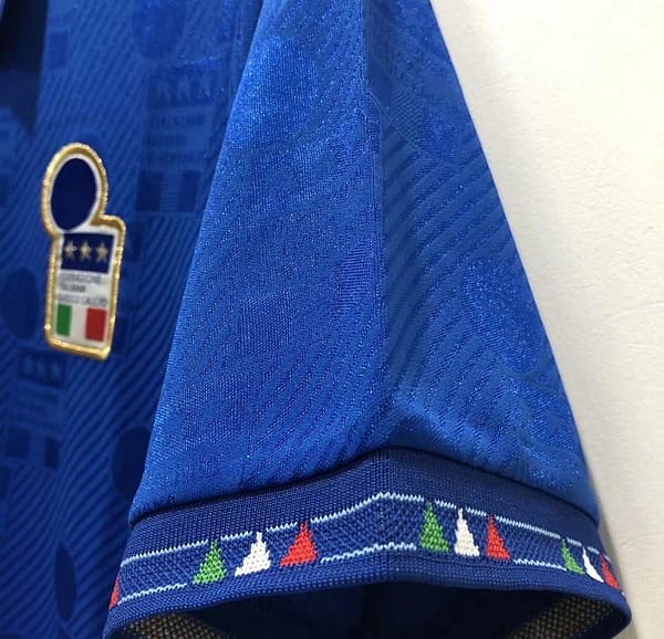 Retro 1994 Italy Home Soccer Jersey - Image 2