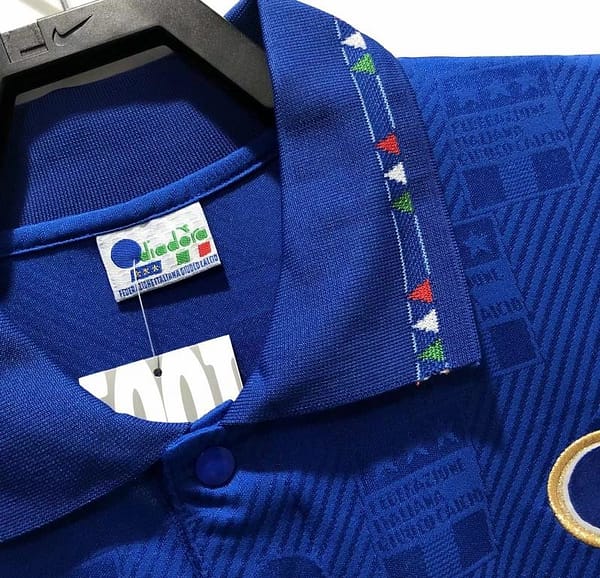 Retro 1994 Italy Home Soccer Jersey - Image 5