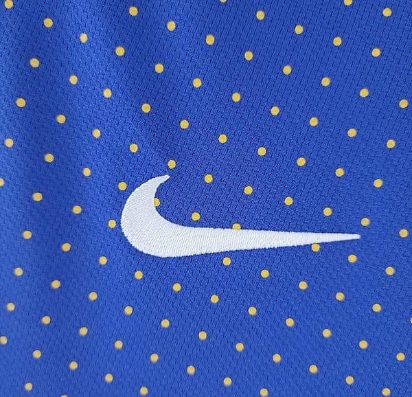 Retro 2010 Brazil Away Soccer Jersey - Image 9